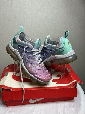 **SOLD**Nike Air VaporMax Plus, Women’s 8.5, Opti-Yellow/Aurora Green